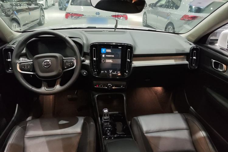 Used Volvo XC40 2022 T4 Four-Wheel Drive Smart & Luxurious Edition Interior 4