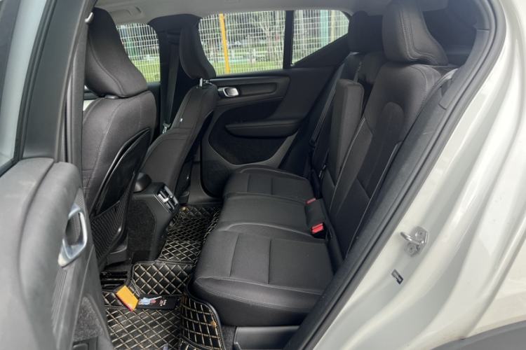 Used Volvo XC40 2022 T4 Four-Wheel Drive Smart & Stylish Edition Interior 4