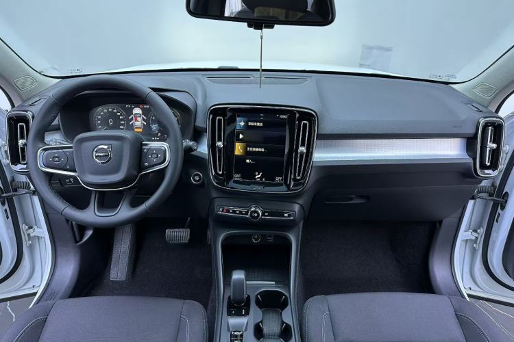 Used Volvo XC40 2022 T4 Four-Wheel Drive Smart & Stylish Edition Interior 4