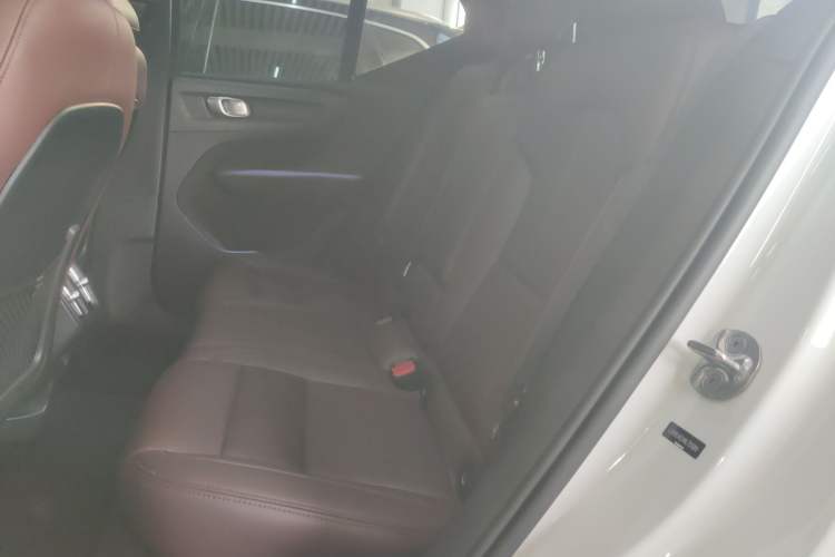 Used Volvo XC40 2022 T4 Four-Wheel Drive Smart & Stylish Edition Interior 4