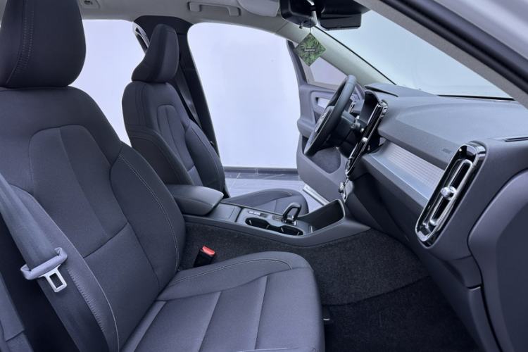 Used Volvo XC40 2022 T4 Four-Wheel Drive Smart & Stylish Edition Interior 5