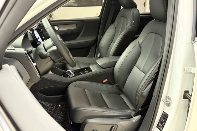 Used Volvo XC40 2022 T4 Four-Wheel Drive Smart & Luxurious Edition Interior 7