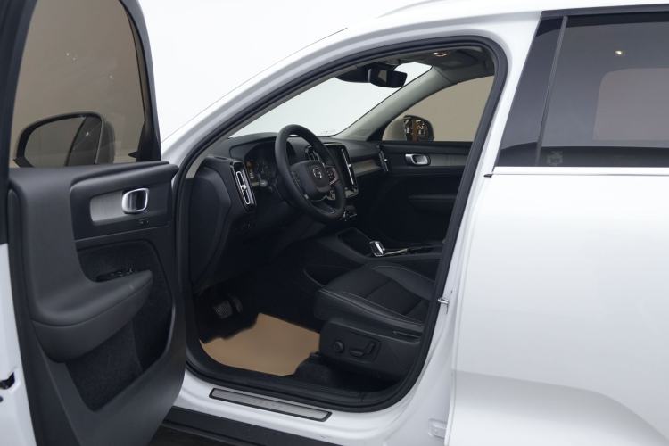 Used Volvo XC40 2022 T4 Four-Wheel Drive Smart & Luxurious Edition Interior 8