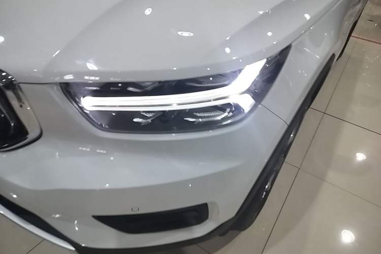 Used Volvo XC40 2022 T4 Four-Wheel Drive Smart & Stylish Edition Left Front Headlight