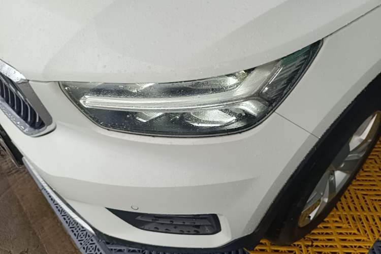 Used Volvo XC40 2022 T4 Four-Wheel Drive Smart & Stylish Edition Left Front Headlight
