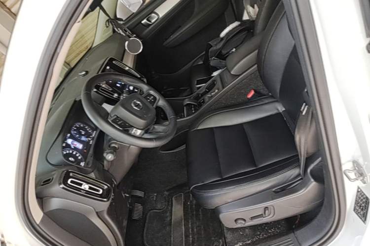 Used Volvo XC40 2022 T4 Four-Wheel Drive Smart & Stylish Edition Left Front Seat
