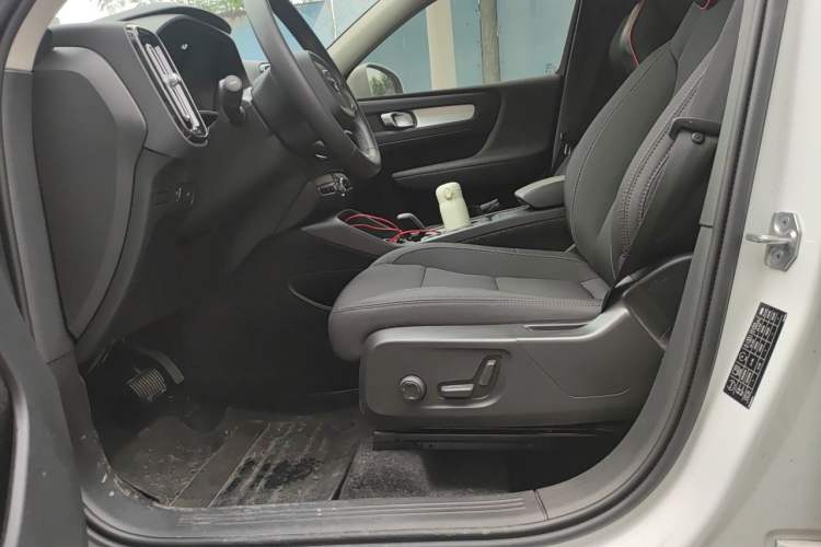 Used Volvo XC40 2022 T4 Four-Wheel Drive Smart & Luxurious Edition Left Front Seat