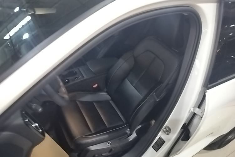 Used Volvo XC40 2022 T4 Four-Wheel Drive Smart & Stylish Edition Left Front Seat