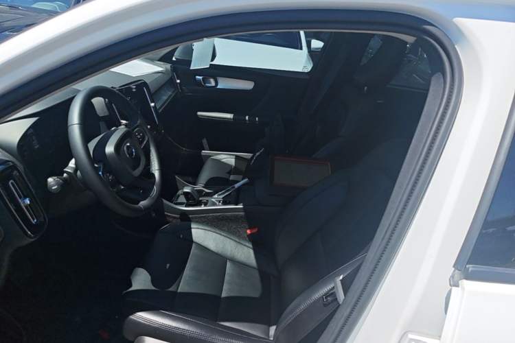 Used Volvo XC40 2022 T4 Four-Wheel Drive Smart & Stylish Edition Left Front Seat