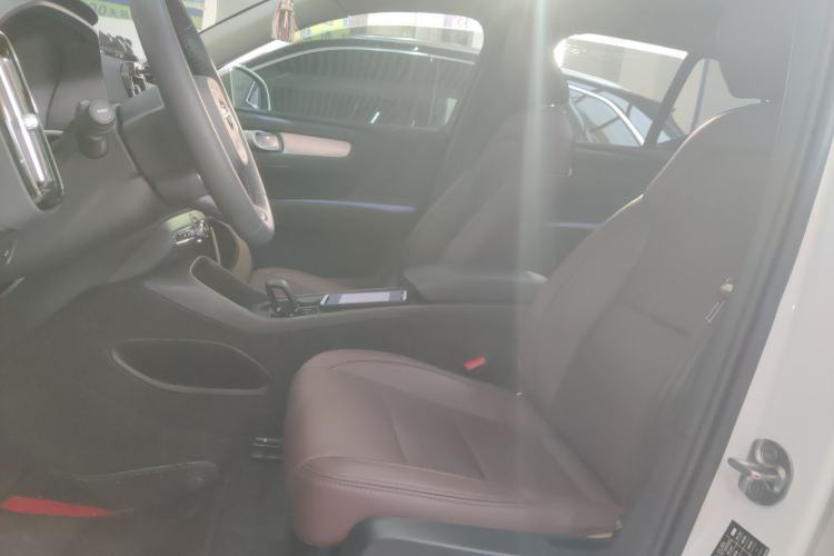Used Volvo XC40 2022 T4 Four-Wheel Drive Smart & Stylish Edition Left Front Seat