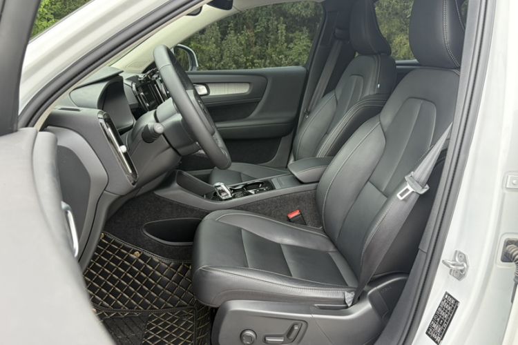 Used Volvo XC40 2022 T4 Four-Wheel Drive Smart & Luxurious Edition Left Front Seat