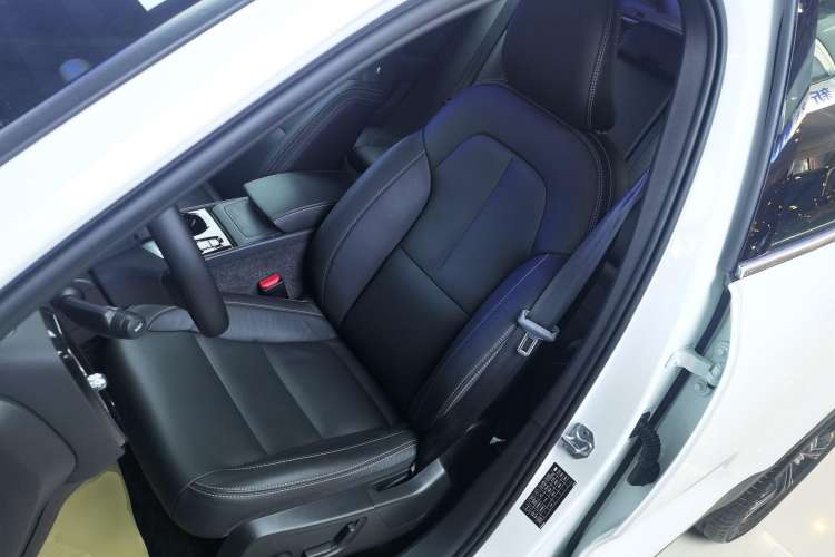 Used Volvo XC40 2022 T4 Four-Wheel Drive Smart & Luxurious Edition Left Front Seat
