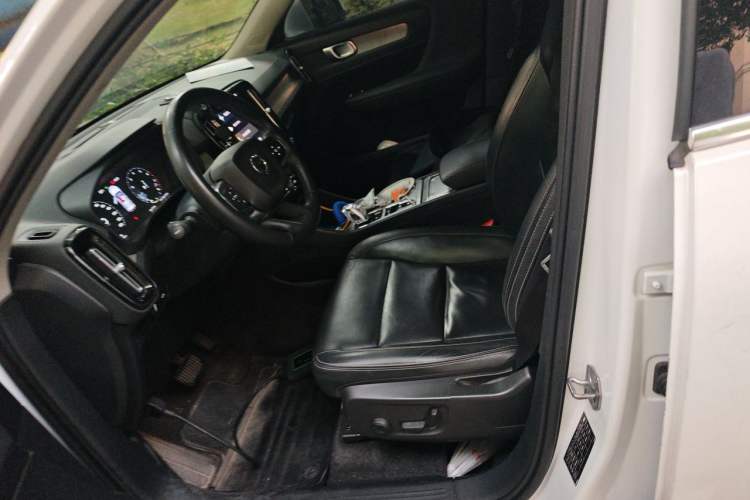 Used Volvo XC40 2022 T4 Four-Wheel Drive Smart & Luxurious Edition Left Front Seat