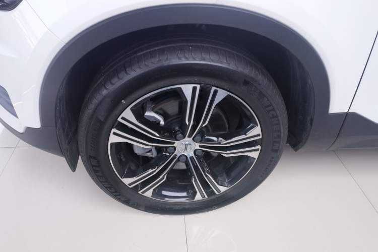 Used Volvo XC40 2022 T4 Four-Wheel Drive Smart & Luxurious Edition Left Front Wheel Hub