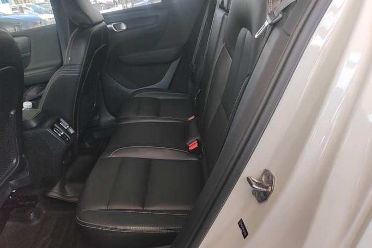 Used Volvo XC40 2022 T4 Four-Wheel Drive Smart & Luxurious Edition Left Rear Seat