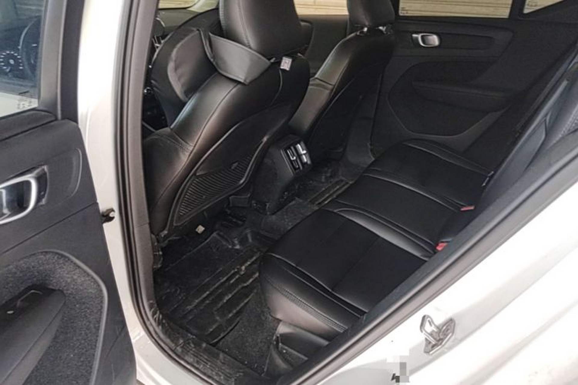 Used Volvo XC40 2022 T4 Four-Wheel Drive Smart & Stylish Edition Left Rear Seat