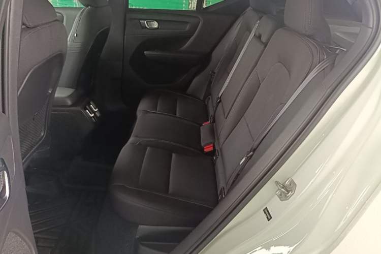 Used Volvo XC40 2022 T4 Four-Wheel Drive Smart & Stylish Edition Left Rear Seat