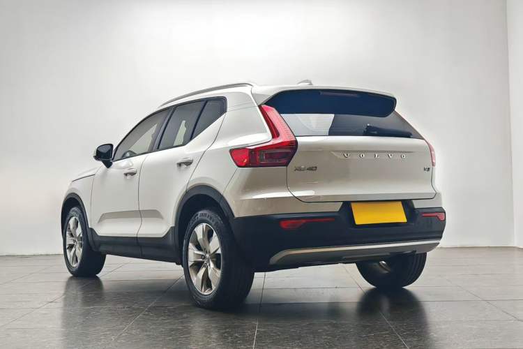 Used Volvo XC40 2022 T4 Four-Wheel Drive Smart & Stylish Edition Left Side