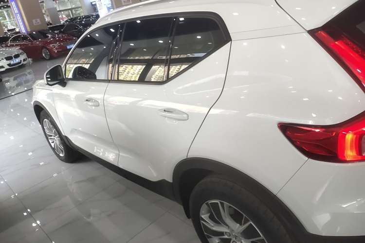 Used Volvo XC40 2022 T4 Four-Wheel Drive Smart & Stylish Edition Left Side