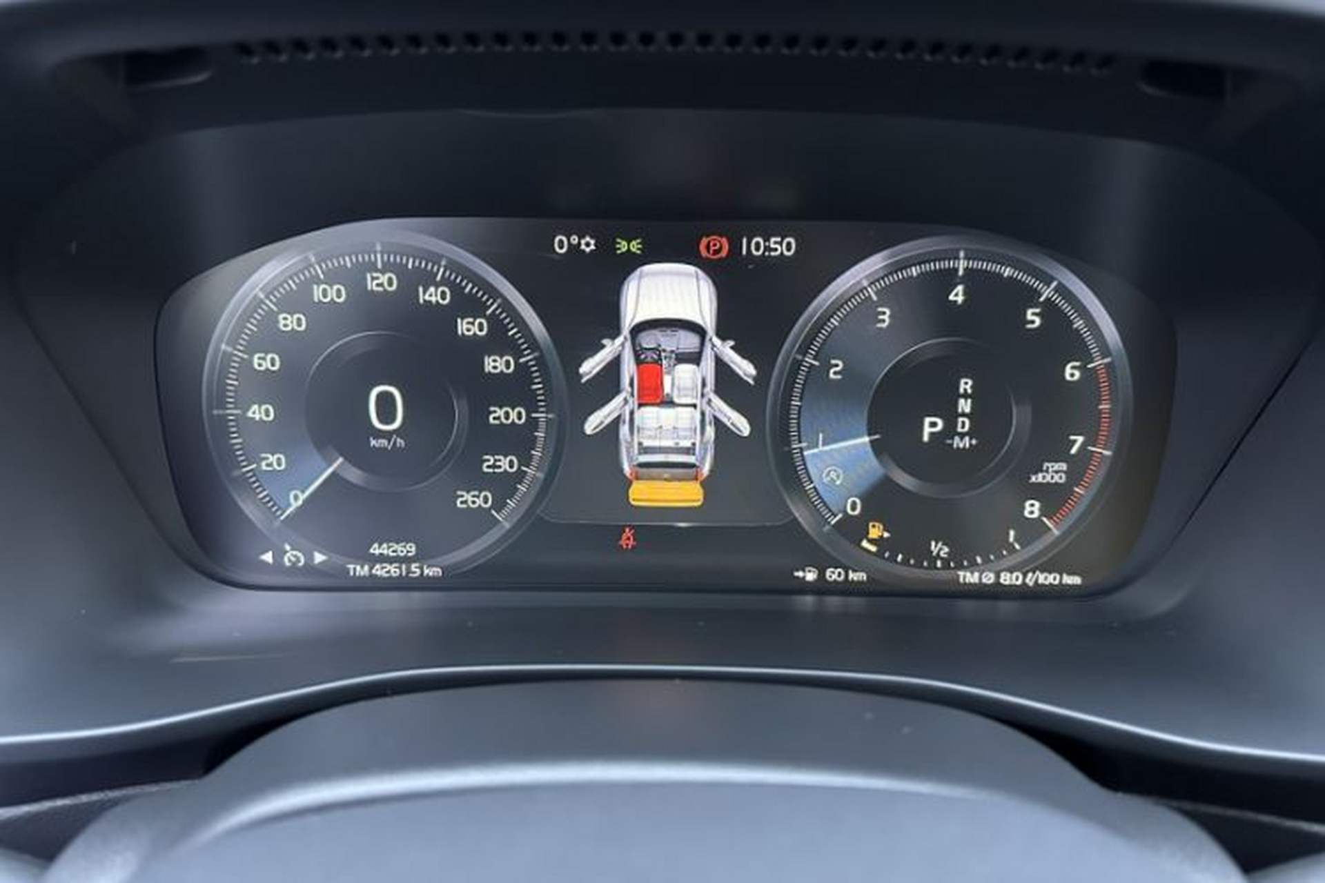 Used Volvo XC40 2022 T4 Four-Wheel Drive Smart & Stylish Edition Odometer Close Up