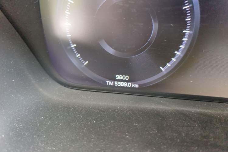 Used Volvo XC40 2022 T4 Four-Wheel Drive Smart & Stylish Edition Odometer Close Up