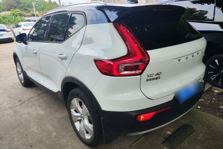 Used Volvo XC40 2022 T4 Four-Wheel Drive Smart & Stylish Edition Rear Left 45 Deg