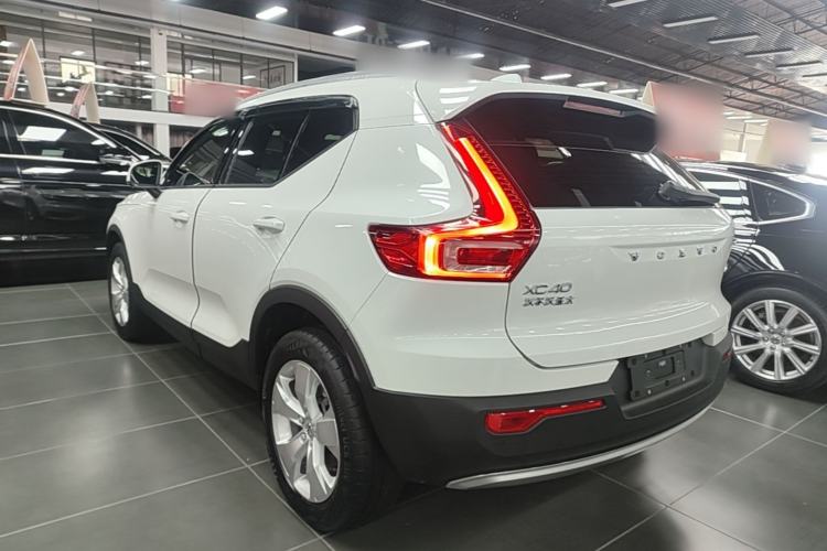 Used Volvo XC40 2022 T4 Four-Wheel Drive Smart & Stylish Edition Rear Left 45 Deg
