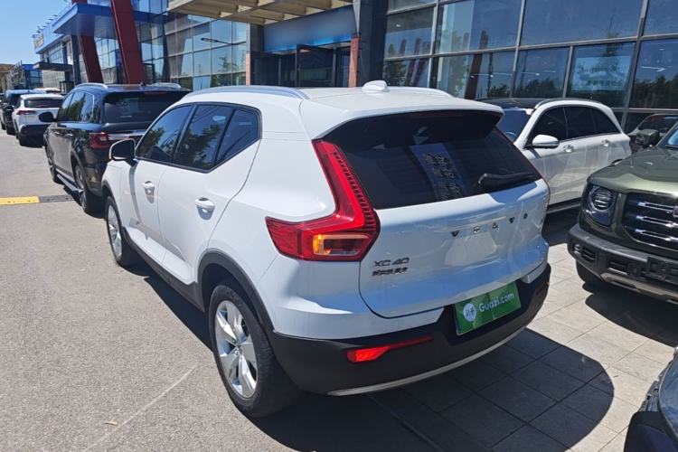 Used Volvo XC40 2022 T4 Four-Wheel Drive Smart & Stylish Edition Rear Left 45 Deg