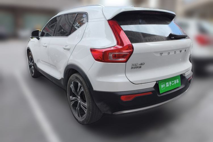 Used Volvo XC40 2022 T4 Four-Wheel Drive Smart & Luxurious Edition Rear Left 45 Deg