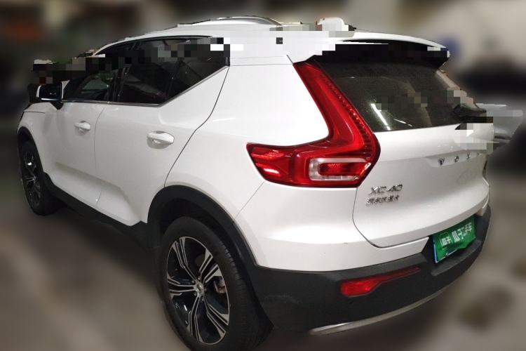 Used Volvo XC40 2022 T4 Four-Wheel Drive Smart & Luxurious Edition Rear Left 45 Deg
