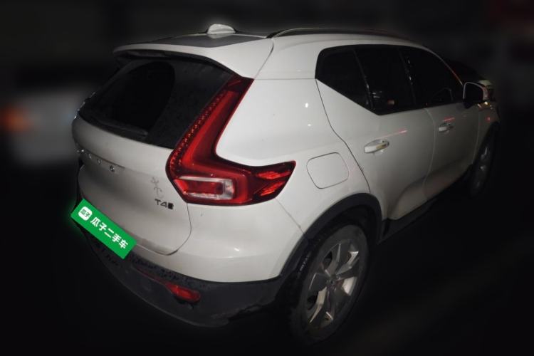Used Volvo XC40 2022 T4 Four-Wheel Drive Smart & Stylish Edition Rear Right 45 Deg