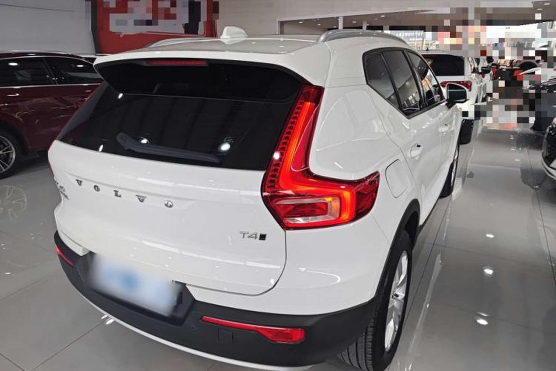 Used Volvo XC40 2022 T4 Four-Wheel Drive Smart & Stylish Edition Rear Right 45 Deg