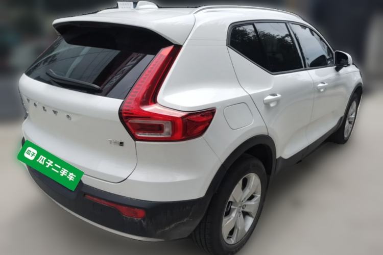 Used Volvo XC40 2022 T4 Four-Wheel Drive Smart & Stylish Edition Rear Right 45 Deg