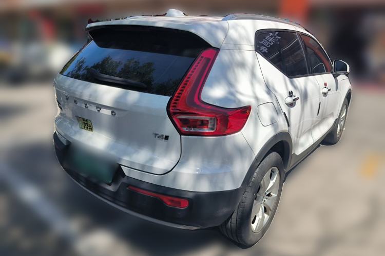 Used Volvo XC40 2022 T4 Four-Wheel Drive Smart & Stylish Edition Rear Right 45 Deg