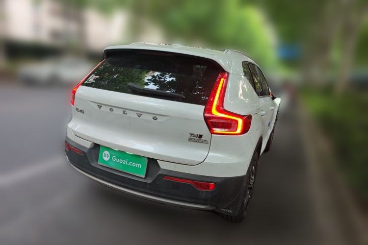 Used Volvo XC40 2022 T4 Four-Wheel Drive Smart & Luxurious Edition Rear Right 45 Deg