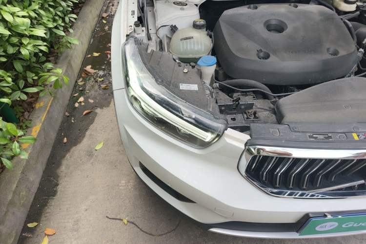 Used Volvo XC40 2022 T4 Four-Wheel Drive Smart & Stylish Edition Right Front Headlight