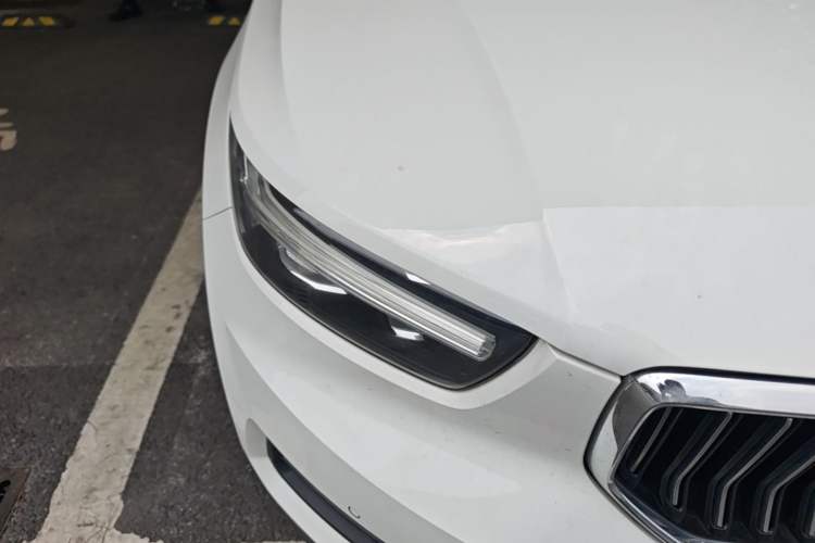 Used Volvo XC40 2022 T4 Four-Wheel Drive Smart & Stylish Edition Right Front Headlight