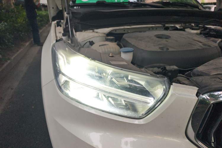 Used Volvo XC40 2022 T4 Four-Wheel Drive Smart & Luxurious Edition Right Front Headlight