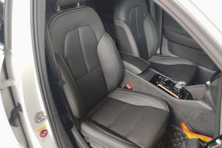Used Volvo XC40 2022 T4 Four-Wheel Drive Smart & Luxurious Edition Right Front Seat