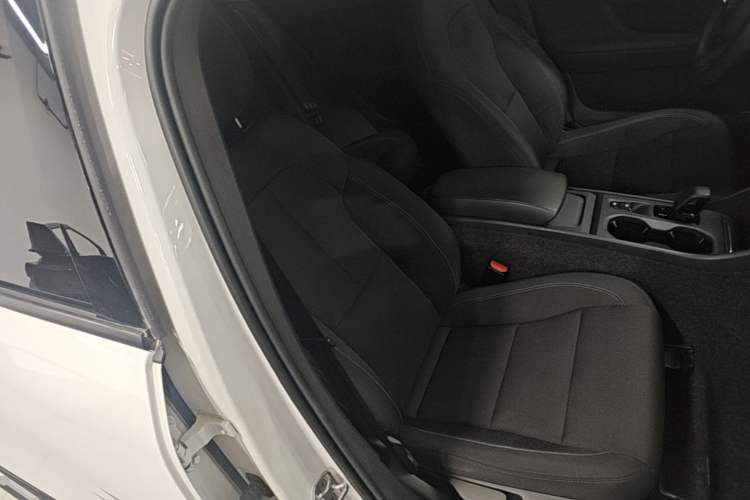 Used Volvo XC40 2022 T4 Four-Wheel Drive Smart & Stylish Edition Right Front Seat