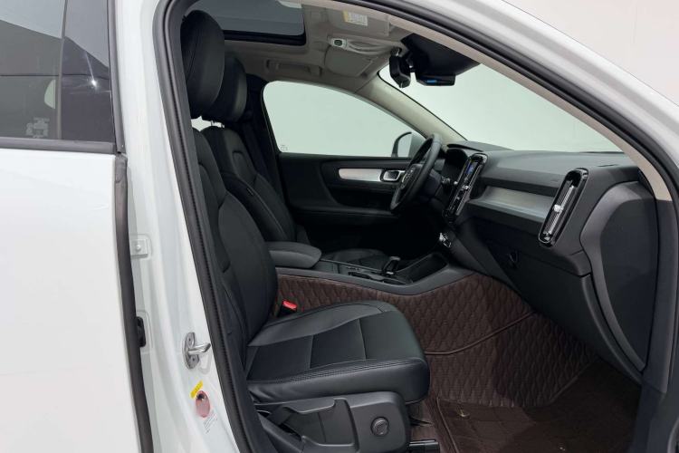 Used Volvo XC40 2022 T4 Four-Wheel Drive Smart & Stylish Edition Right Front Seat