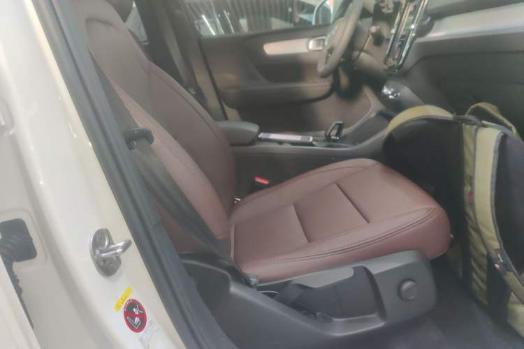 Used Volvo XC40 2022 T4 Four-Wheel Drive Smart & Stylish Edition Right Front Seat