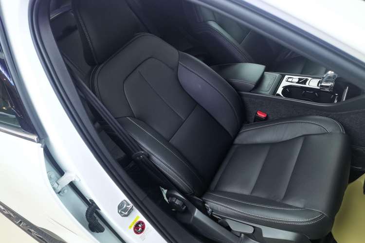 Used Volvo XC40 2022 T4 Four-Wheel Drive Smart & Luxurious Edition Right Front Seat