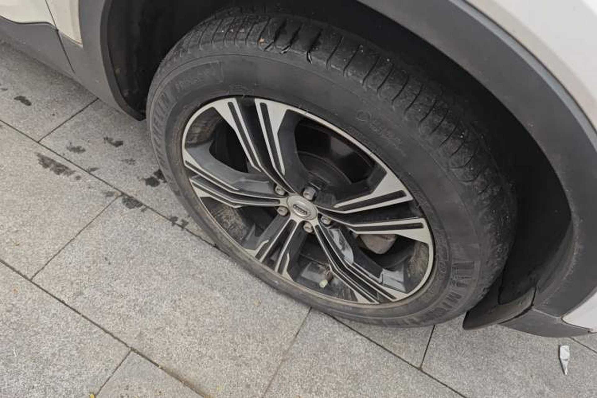 Used Volvo XC40 2022 T4 Four-Wheel Drive Smart & Luxurious Edition Right Front Wheel Hub