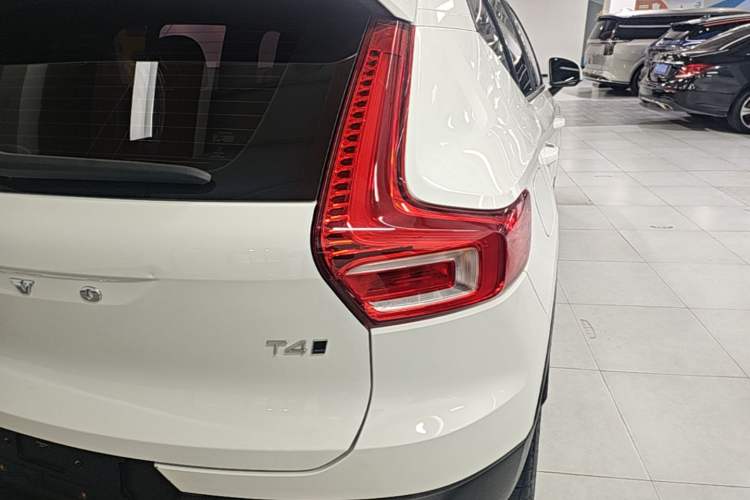 Used Volvo XC40 2022 T4 Four-Wheel Drive Smart & Stylish Edition Right Rear Taillight