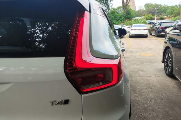 Used Volvo XC40 2022 T4 Four-Wheel Drive Smart & Stylish Edition Right Rear Taillight