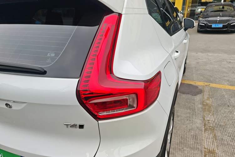 Used Volvo XC40 2022 T4 Four-Wheel Drive Smart & Stylish Edition Right Rear Taillight