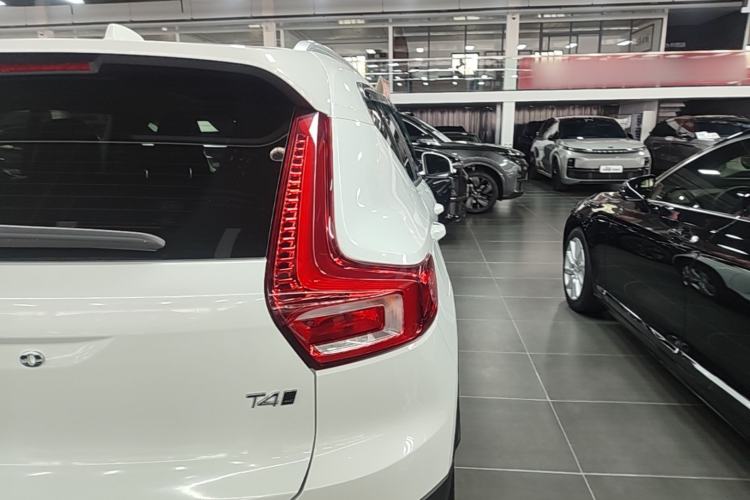Used Volvo XC40 2022 T4 Four-Wheel Drive Smart & Stylish Edition Right Rear Taillight