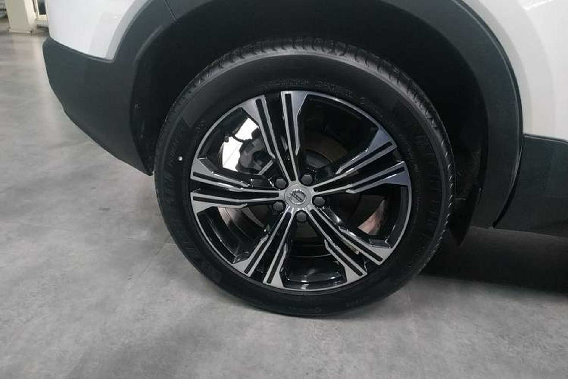 Used Volvo XC40 2022 T4 Four-Wheel Drive Smart & Luxurious Edition Right Rear Wheel Hub