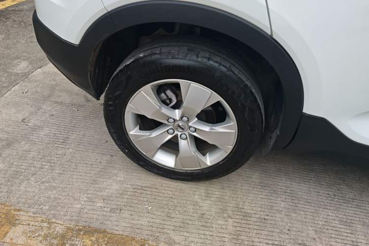 Used Volvo XC40 2022 T4 Four-Wheel Drive Smart & Stylish Edition Right Rear Wheel Hub